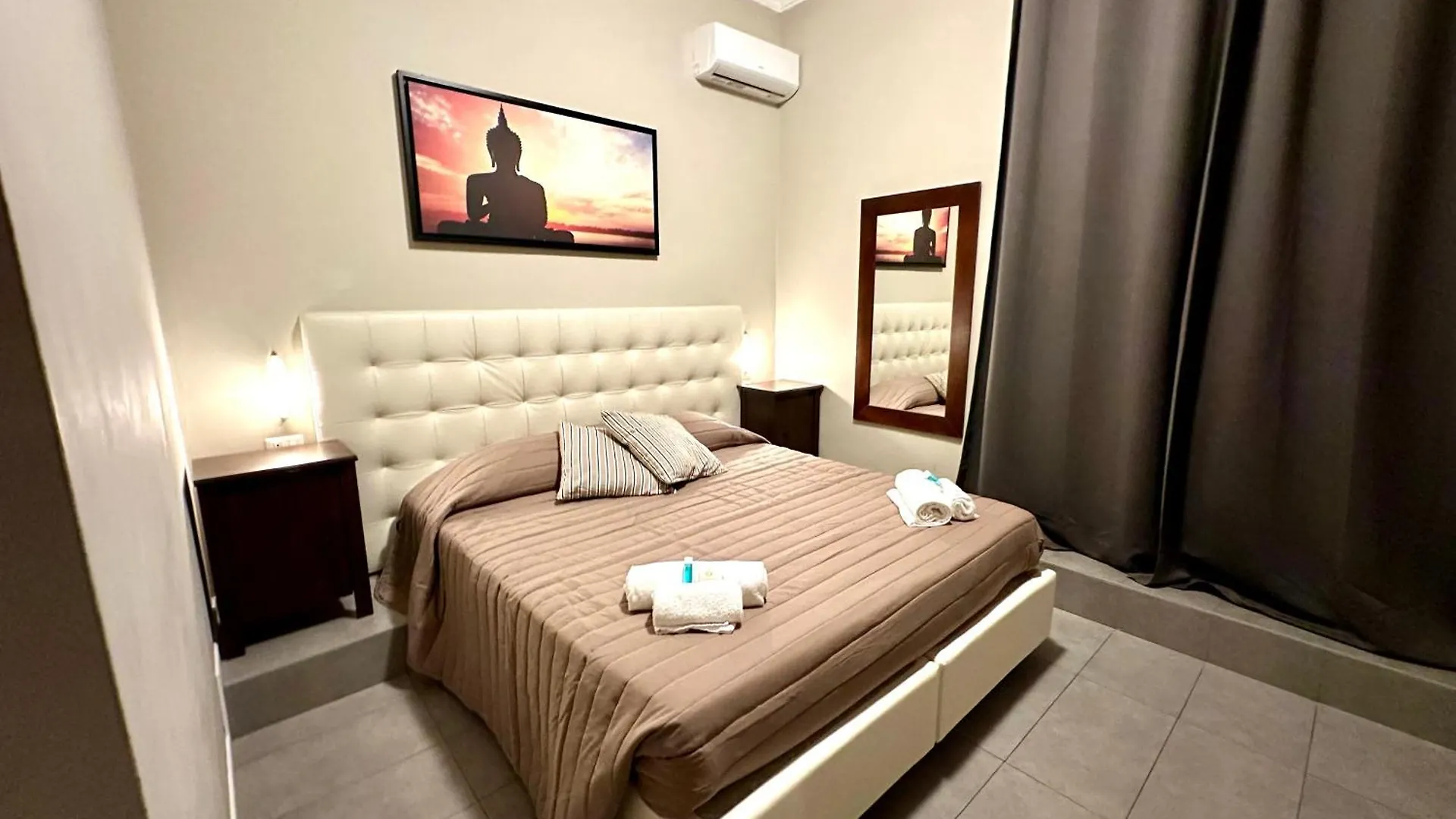 Carlo Goldoni Hotel contacts