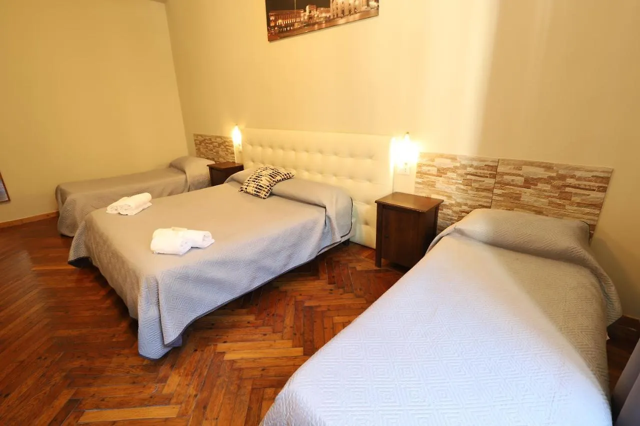 Carlo Goldoni Hotel Milan 2*,
